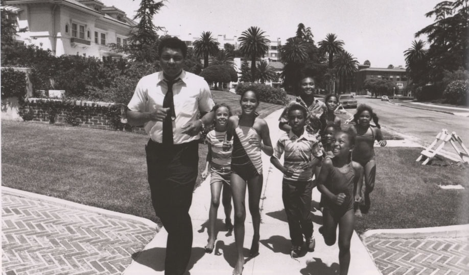 Muhammad Ali in Los Angeles with his children